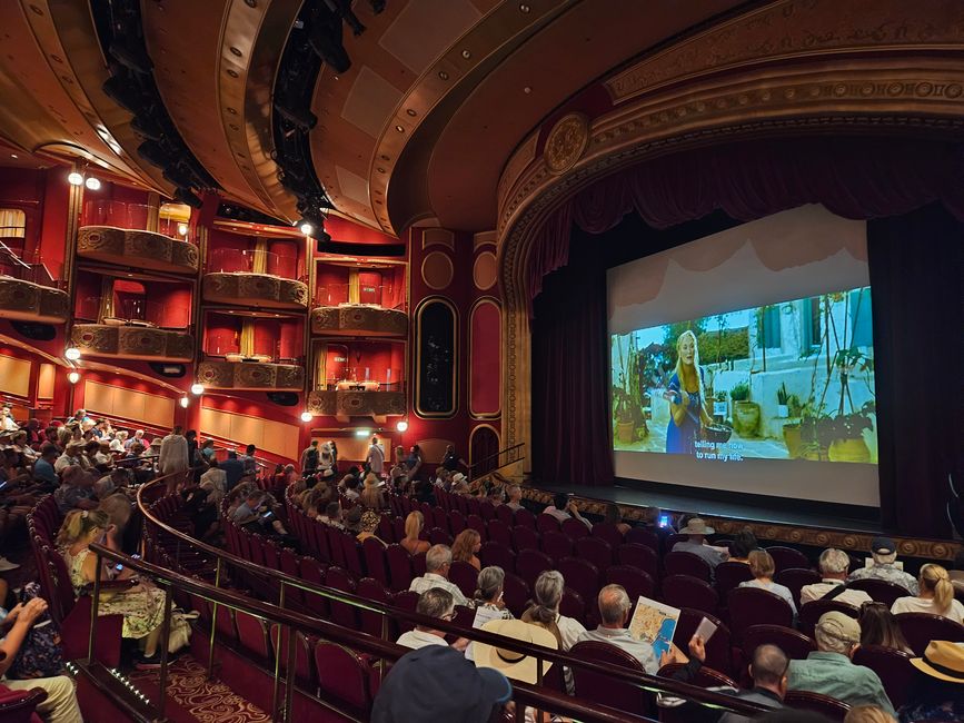Warten im Theater 