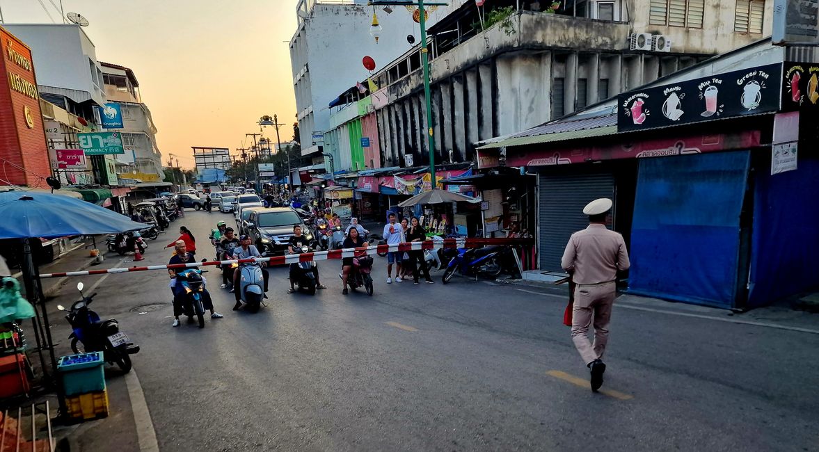Tuut, tuut, klappt die Läden ein, der Zug kommt 🚂 ...