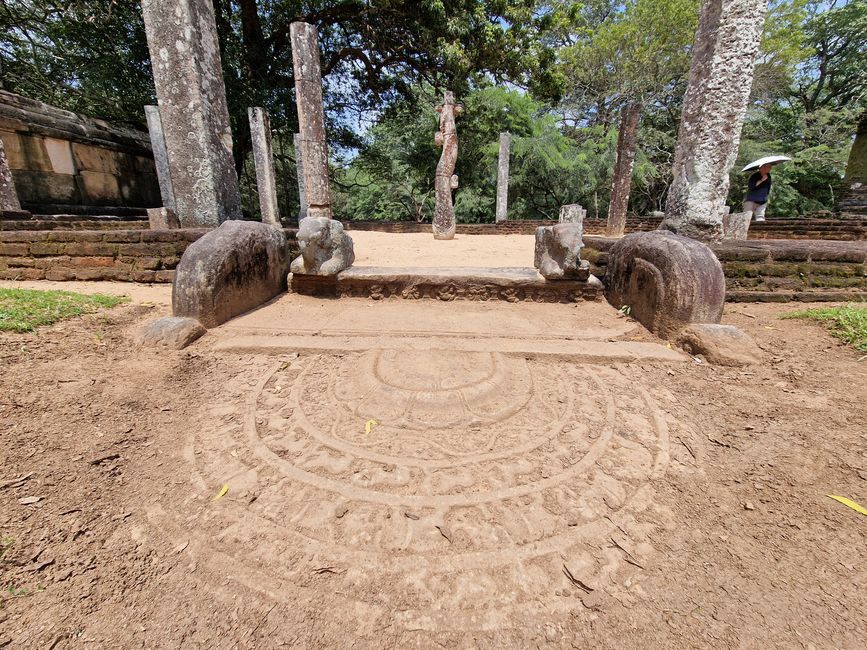 Polonnaruwa - 1000 años de historia y algo aprendido.