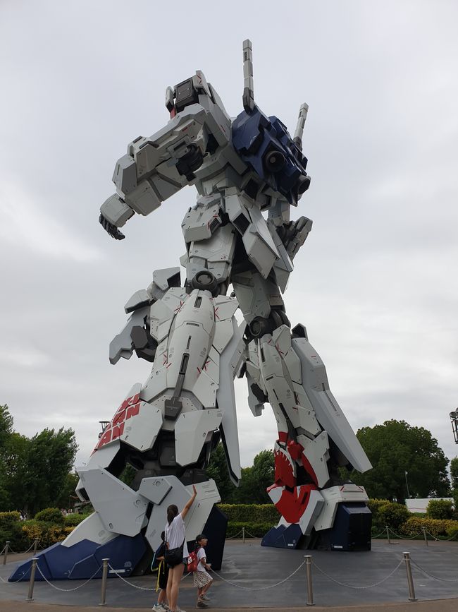 Ein Gundam in realgetreu von hinten