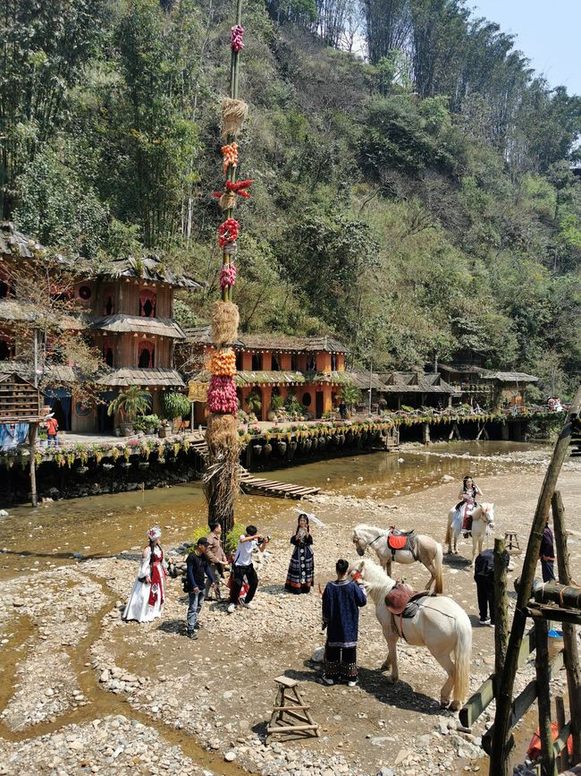 ... Fotohotspots in traditioneller Kleidung ... eher nix, für mich diese Kostümanprobe ...