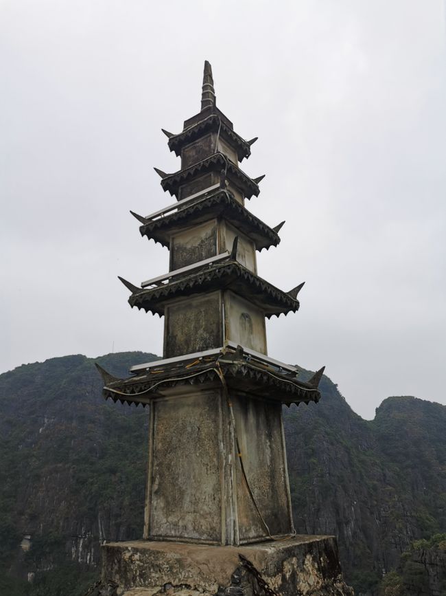 ... Kleine Pagode auf dem Ngoa-Long-Berg