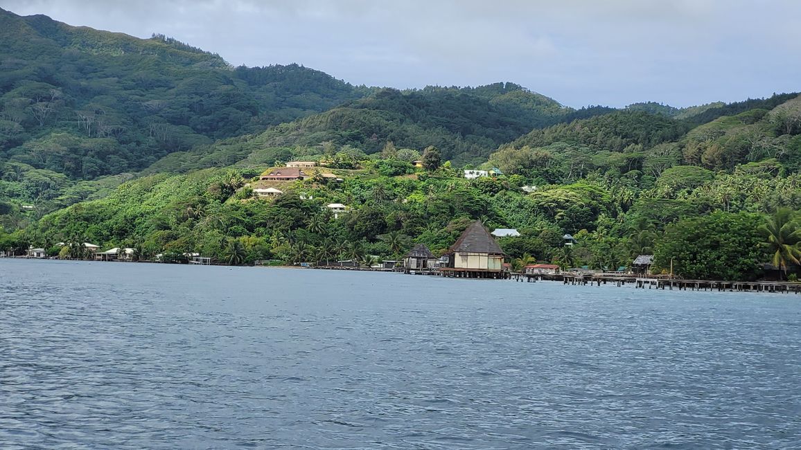 Raiatea – Along the Fa’aroa River