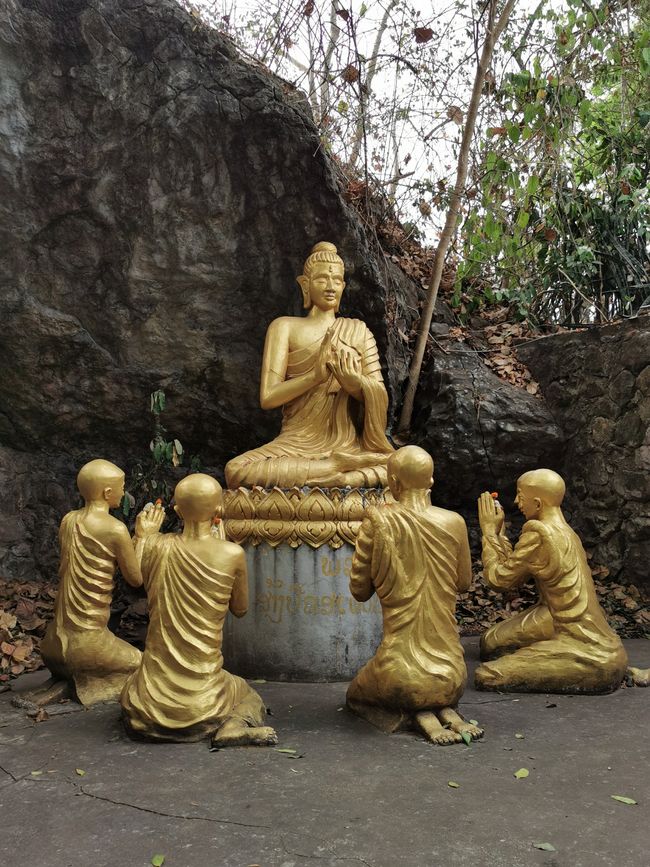 Un altro giorno di tour dei templi a Luang Prabang