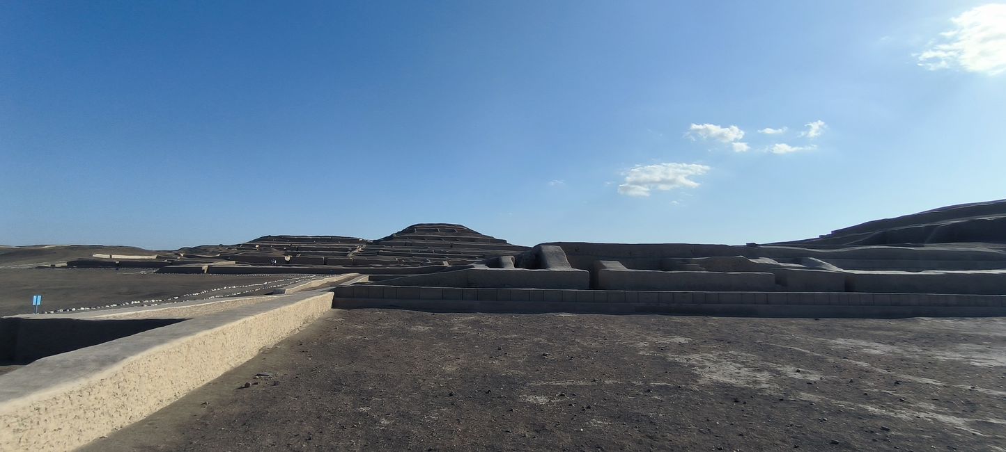 Excursion to the pyramids