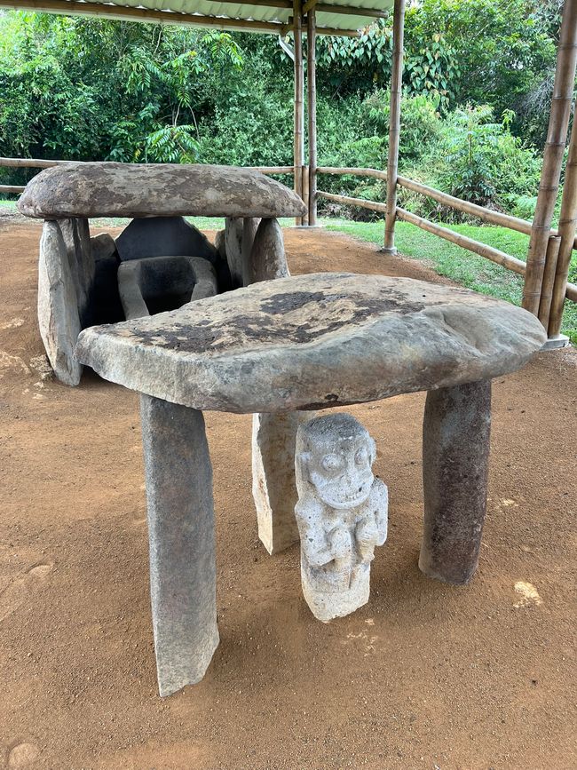 Tag 7 (14.10.): 
4. "Parque Arqueológico
Alto de los Ídolos"