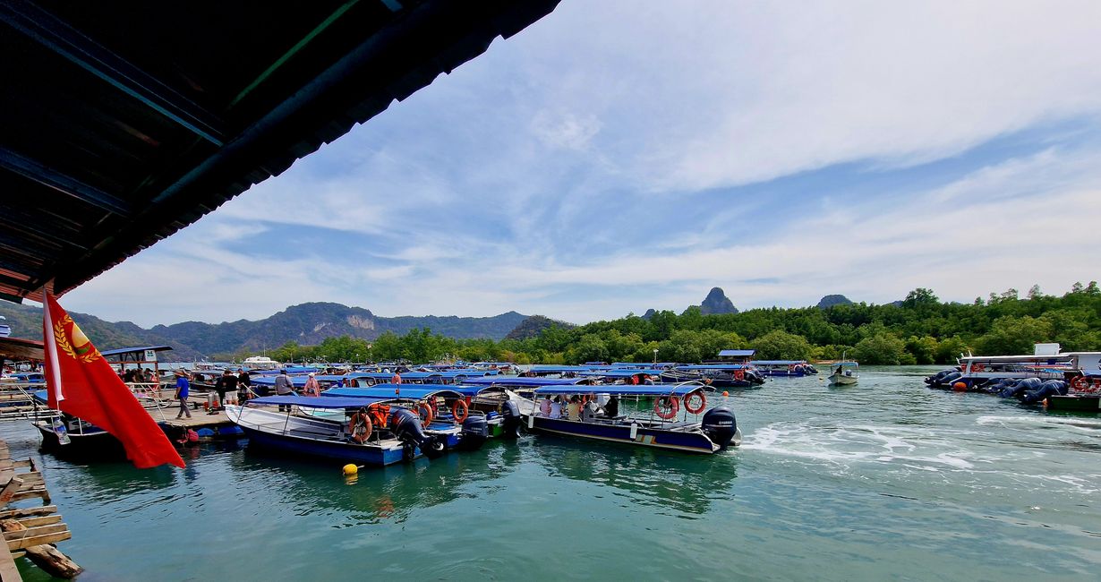Langkawi - Fly, red eagle, fly