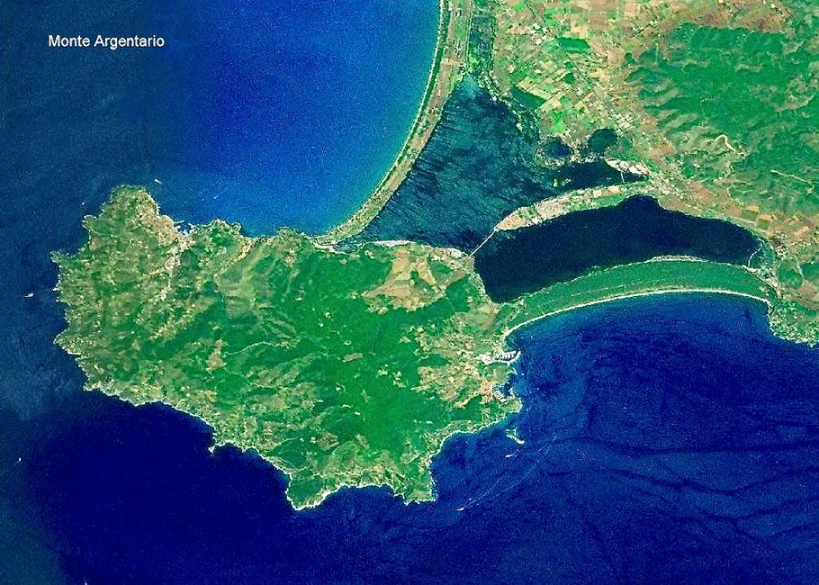 Monte Argentario ist heute eine Halbinsel, gut 100 Kilometer nordwestlich von Rom.