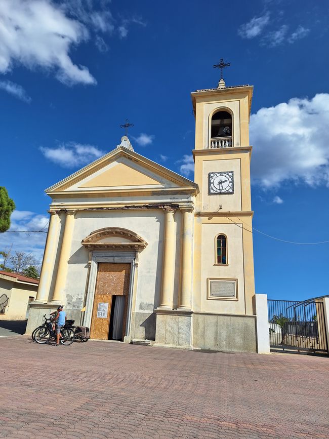 Church by the promenade 