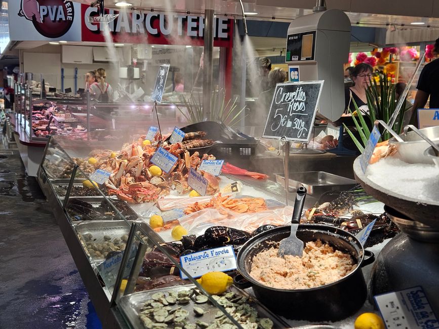 Les fruits de mer sont refroidis à l'eau