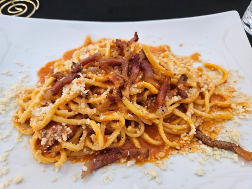 Pasta all’amatriciana im IL Conte Zio