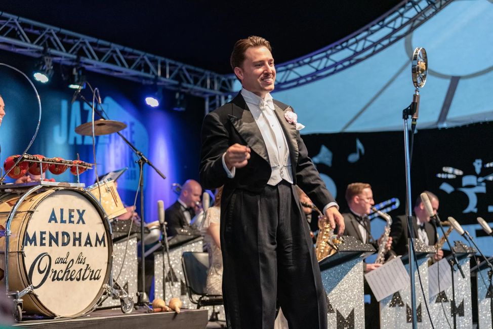Alex Mendham und seine Bigband
