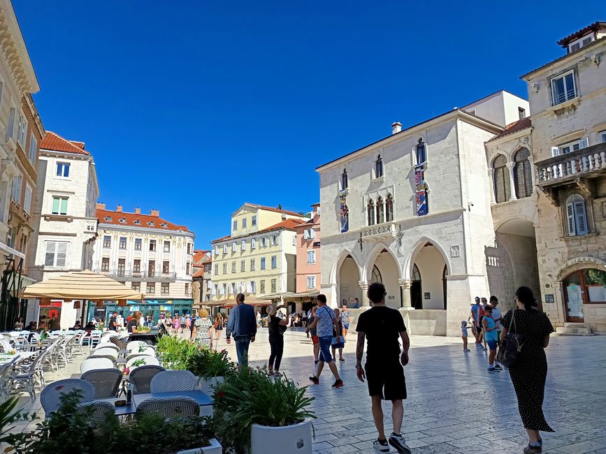 Narodni trg bzw Pajaca - Volksplatz mit dem Alten Rathaus