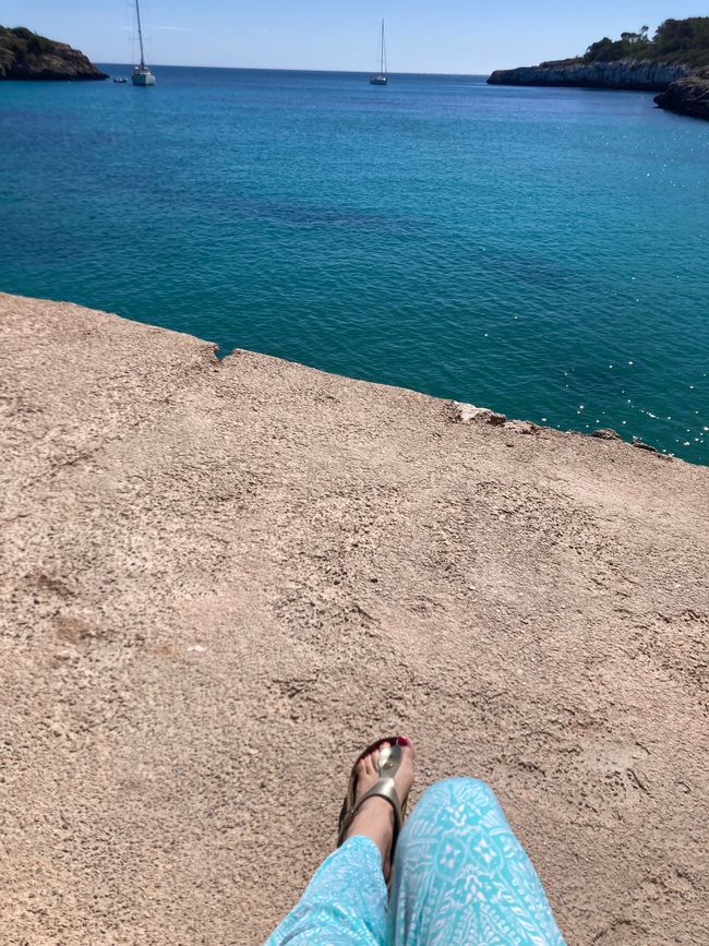 Cala Mondrago-es wird angebadet