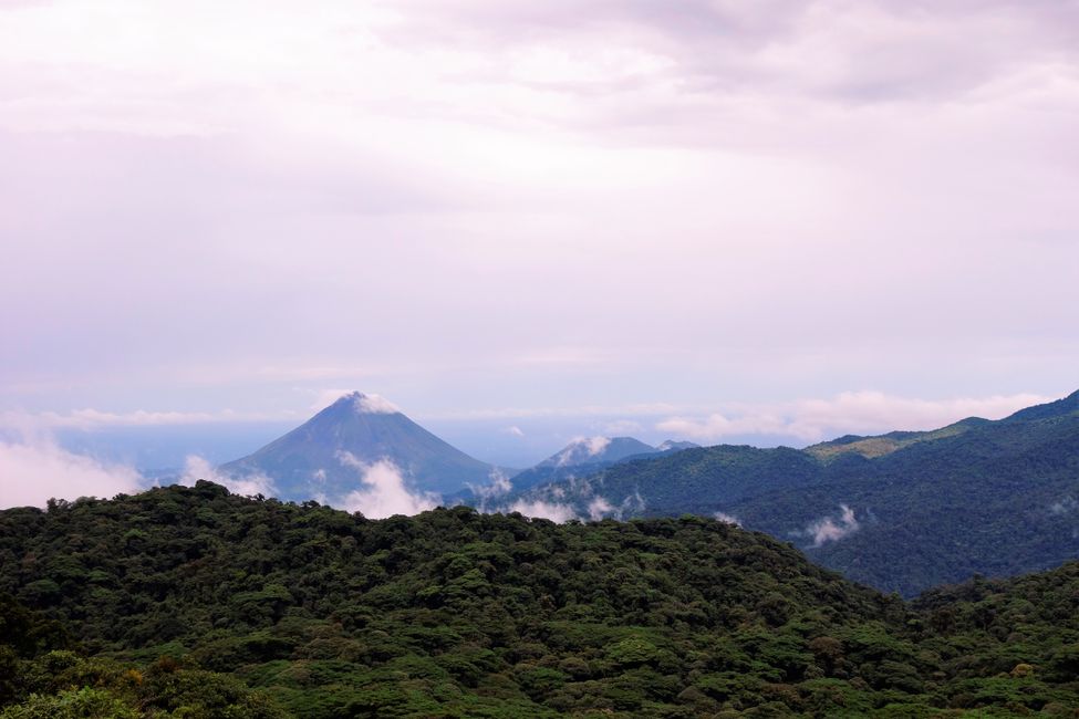 der Vulkan Arenal von Westen aus