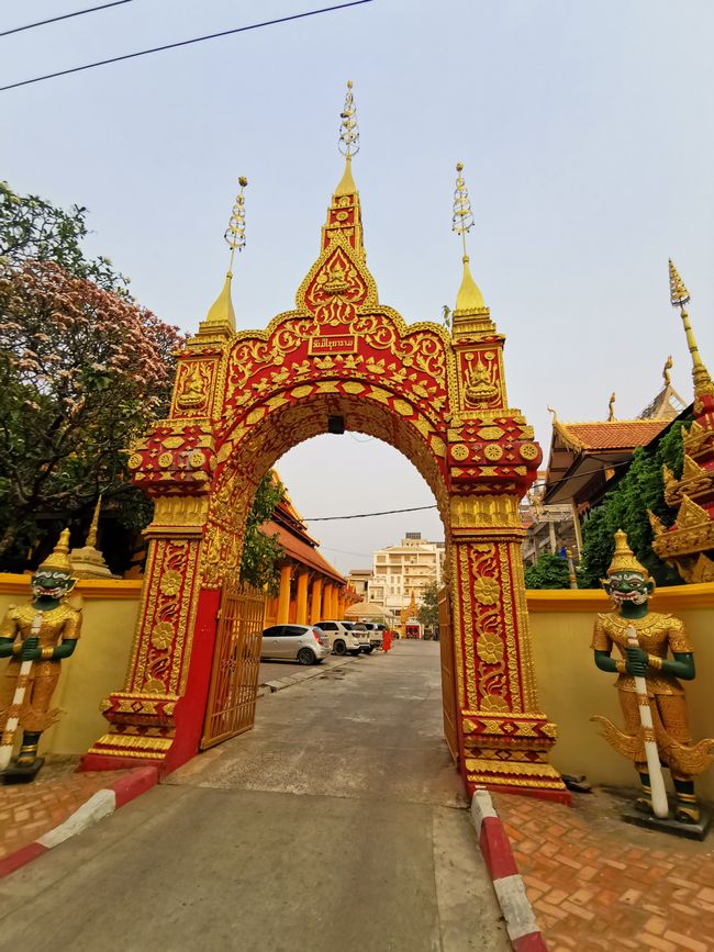 Vientiane - 1.5 days on a temple and museum tour