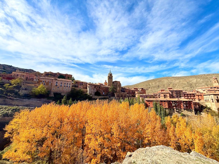 The Catedral del Salvador towers over Albarracín.