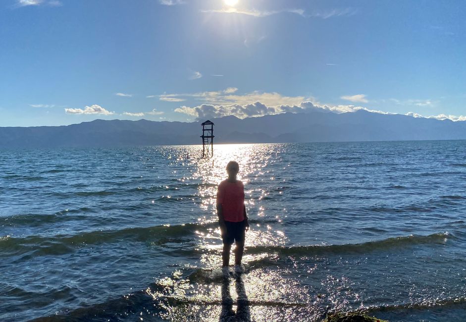 Ambiente de tarde en el lago