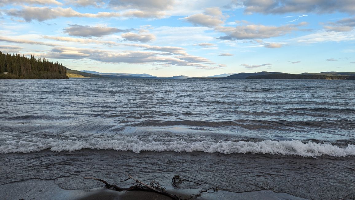 Day 20: Boya Lake - Marsh Lake: a long travel day in the Yukon