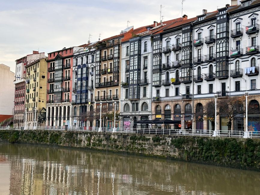 Bilbao, Giorno 2: Arte Moderna, Architettura e Strade Vivaci