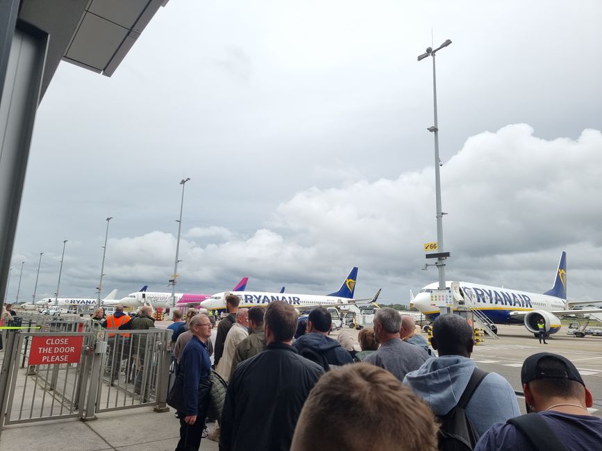 Layover in Brussels and connecting flight to Manchester