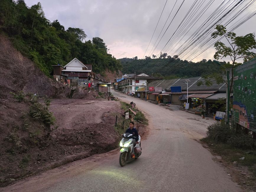 Auf dem Mekong von Luang Prabang nach Ban Houayxay
