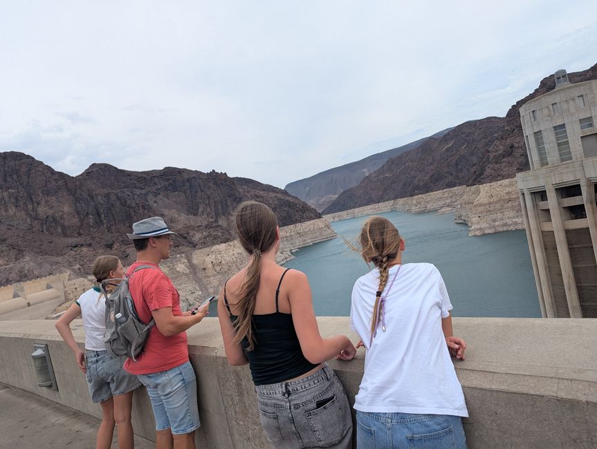 Kalifornien 2025, Tag 13, Las Vegas Sign, Hoover Dam und Lake Mead