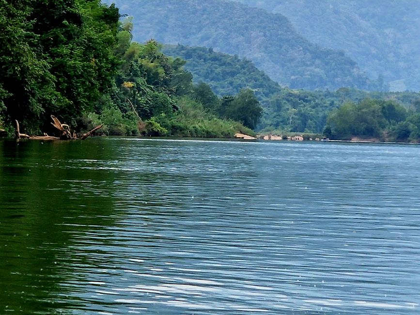 Entlang dem Fluß Nam Ou - nach Muang Ngoi und zurück