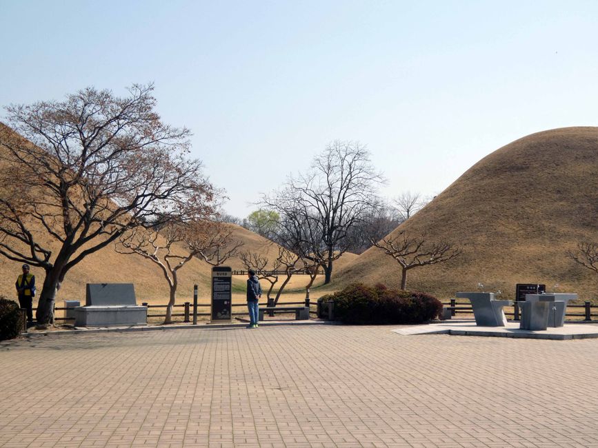 Hügelgräber Daereungwon