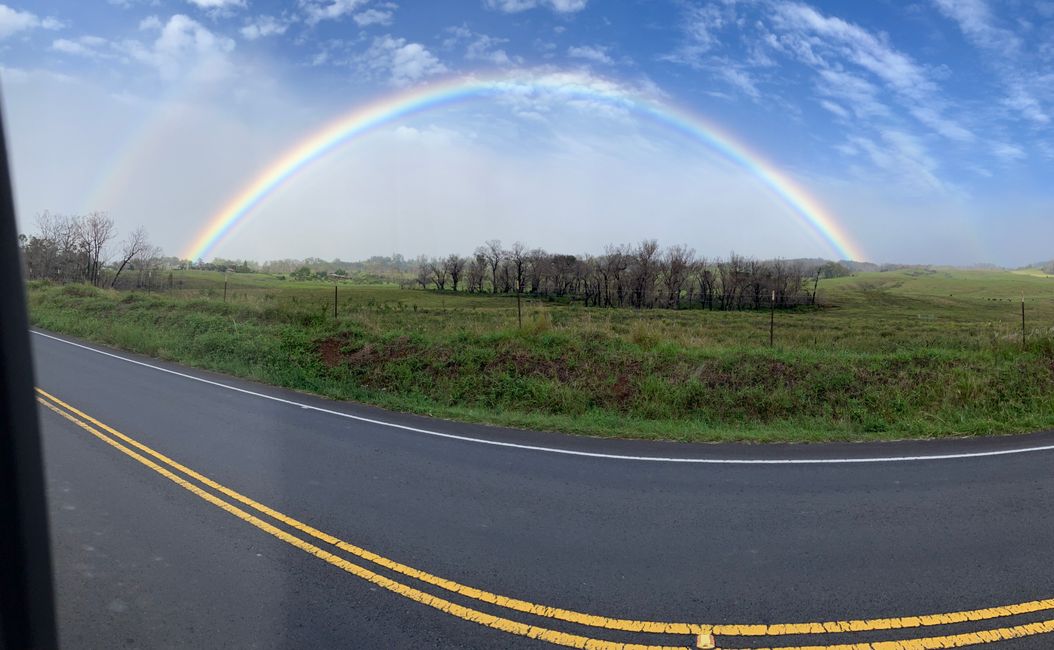 Full rainbow 🌈 arch going up on state highway 378 