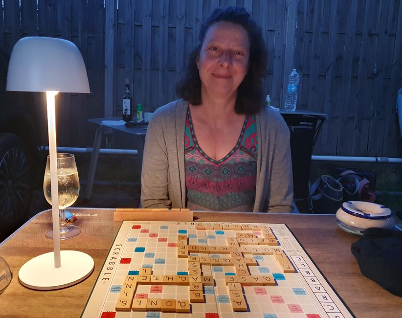 Thanks to a new lamp: Scrabble until late at night