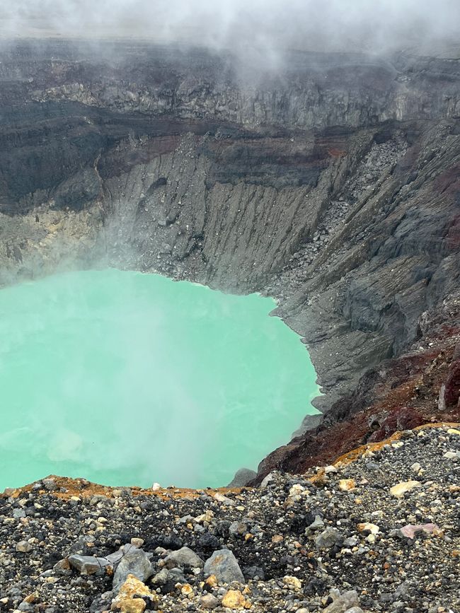 Lago del cratere del vulcano Santa Ana