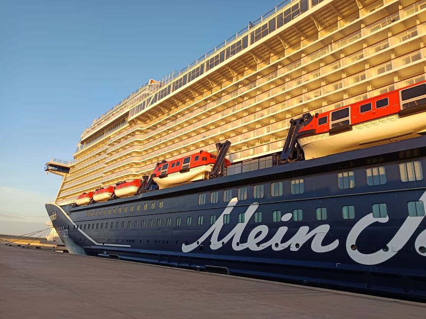 Kanaren mit Madeira 
Mein Schiff 7