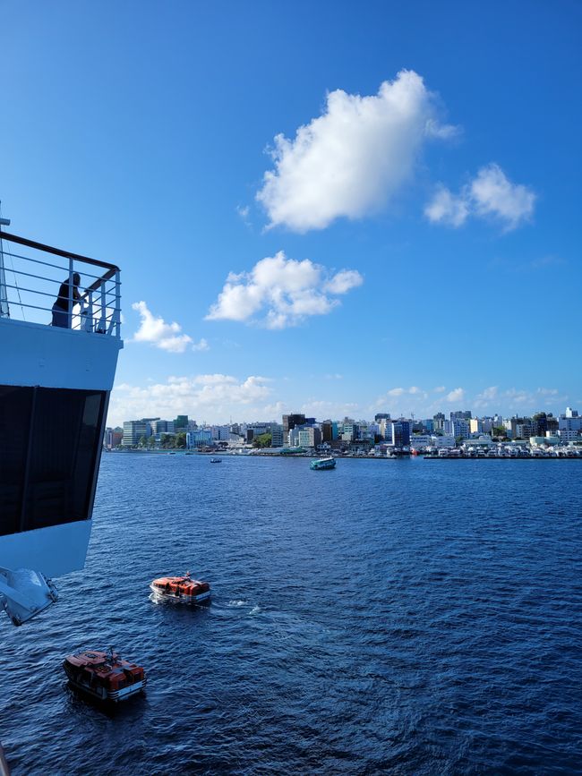 Día 127 y 128 hasta 131 de 175: Crucero alrededor del mundo - Malé/Maldivas y cuatro días en el mar