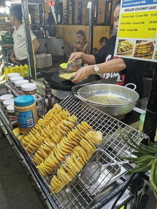 ...ma io sono anche spesso ospite nei chioschi e nelle bancarelle ... qui dovevo provare il classico Banana Pancake (giusto per il pre-vacanza lettura ...