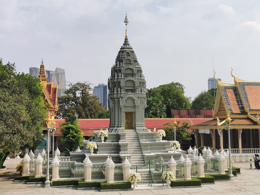 ... Angkor Wat in miniature ...