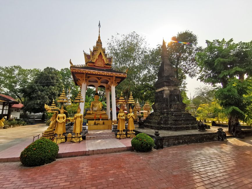 Vientiane - 1.5 days on a temple and museum tour