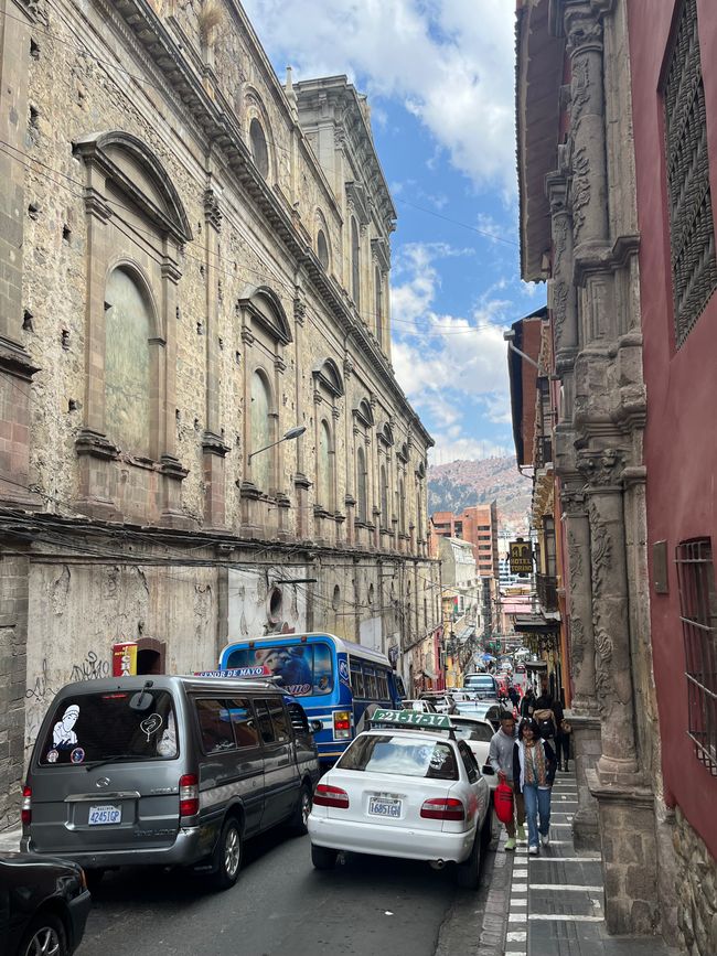 Escena callejera en La Paz