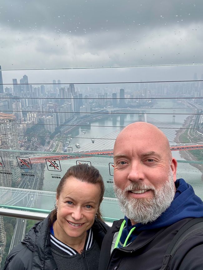 With the Bullet Trains 🚅
CHINA 🇨🇳 & JAPAN 🇯🇵 Discovering      
Part 3: Chongqing