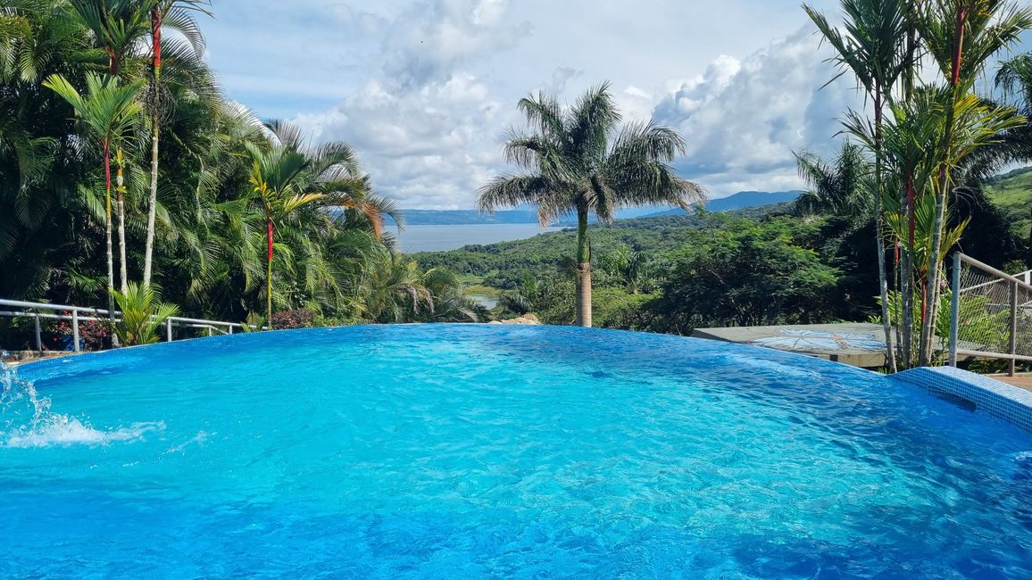 Abkühlung im Pool