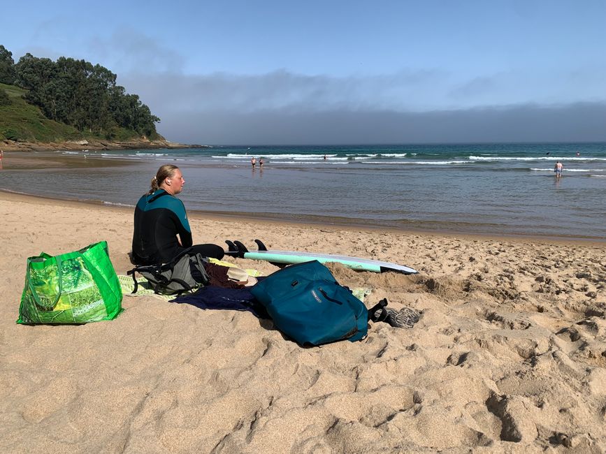 Surfing à la playa de Luaña