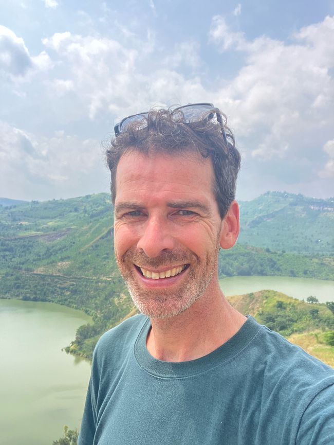 Schimpansen im Kalinzu Forest und Twin Lakes