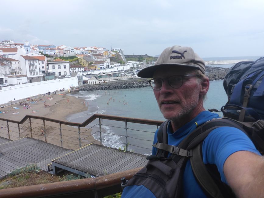 Die Stufen mit Gepäck, uff 