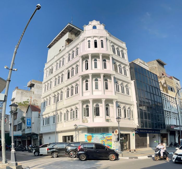 Edificio sulla strada Kesawan