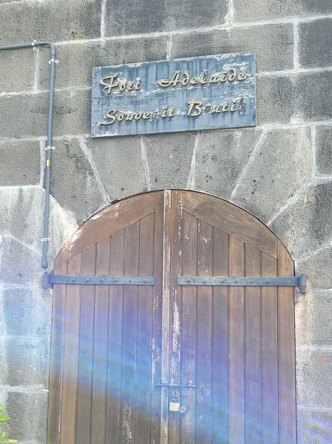 Tag 132 und 133 von 175: Kreuzfahrt rund um die Welt - Port Louis/Mauritius - geänderte Route - weiträumige Umfahrung der Krisengebiete