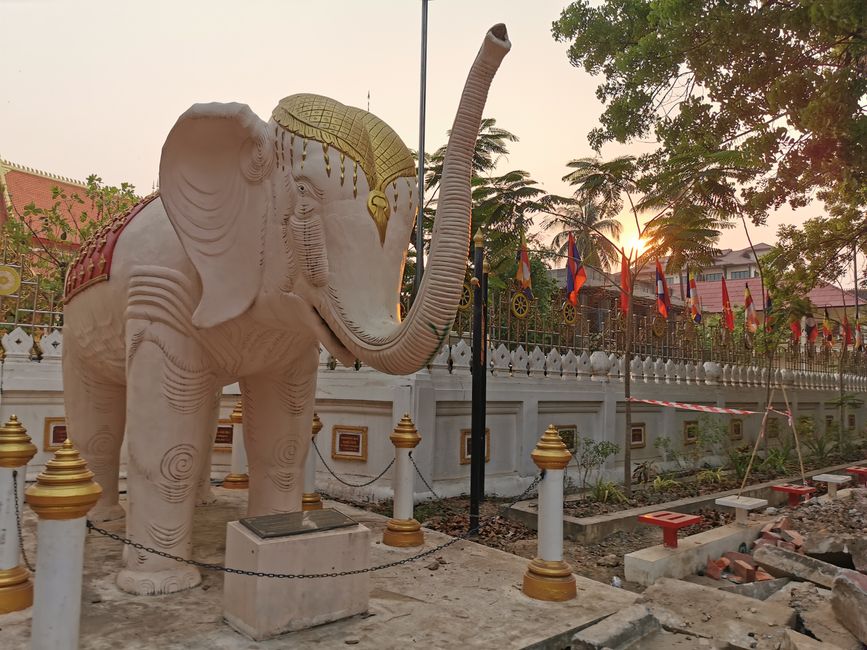 Vientiane - 1.5 days on a temple and museum tour