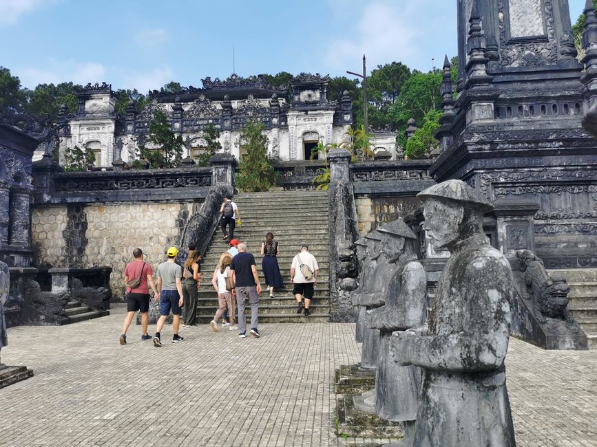 Recorrido por la antigua ciudad imperial de Hue