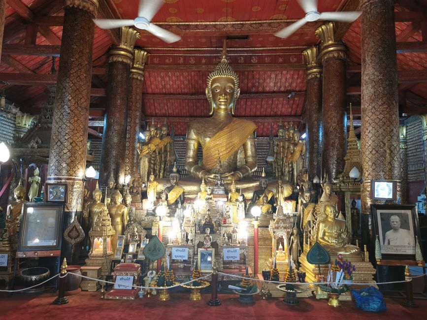 Un altro giorno di tour dei templi a Luang Prabang