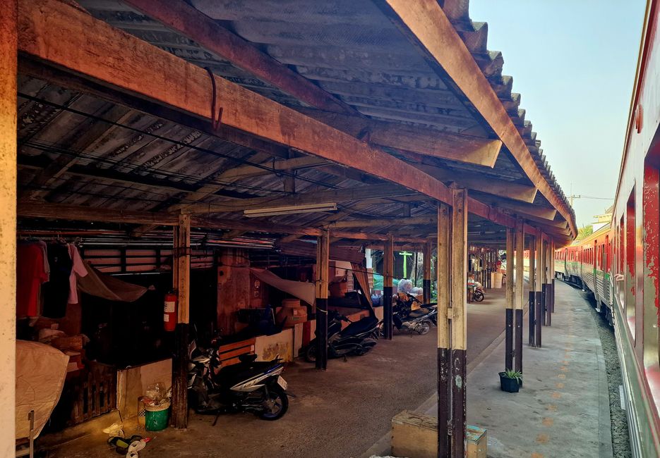 Tuut, tuut, klappt die Läden ein, der Zug kommt 🚂 ...