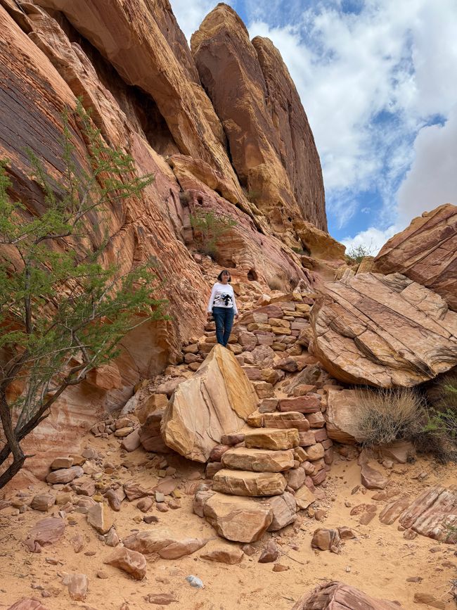 White Domes Trail